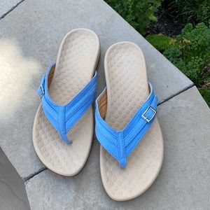 Stylish comfort flip flops